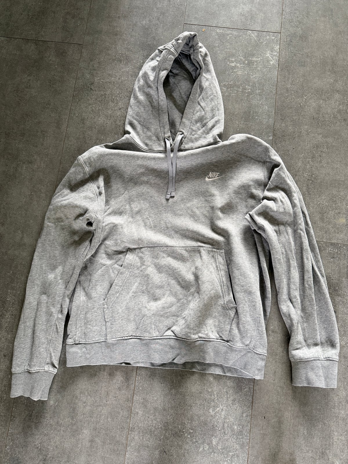 Nike Hoodie Grijs Maat M - Zo goed als nieuw, Nl, Maat 48/50 (M), Ophalen of Verzenden, Zo goed als nieuw