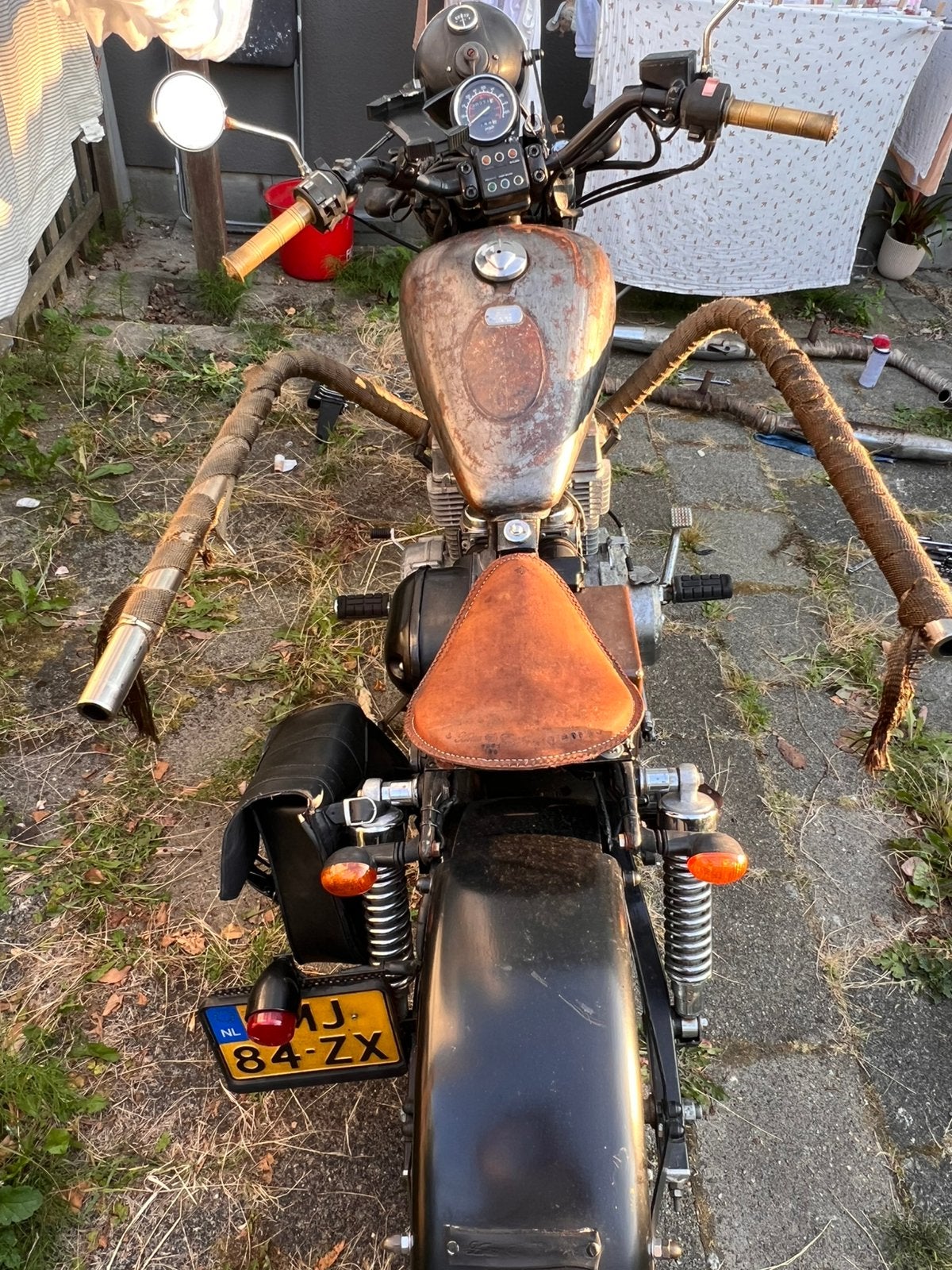Uitlaat (harley davidson geluid), Ophalen