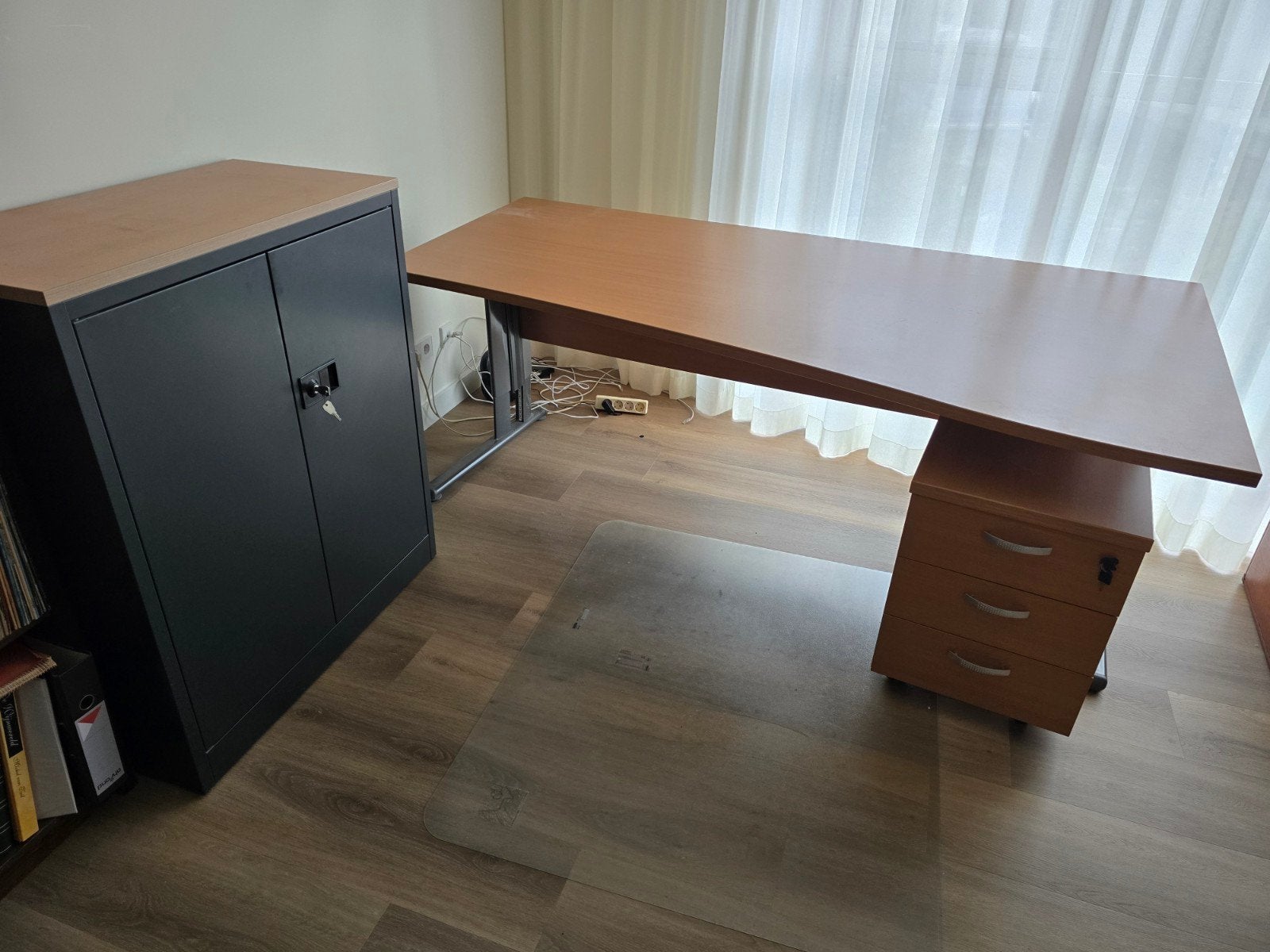 bureau complete werkplek + archiefkast + ladeblok, Ophalen, Gebruikt, 100 cm, In hoogte verstelbaar
