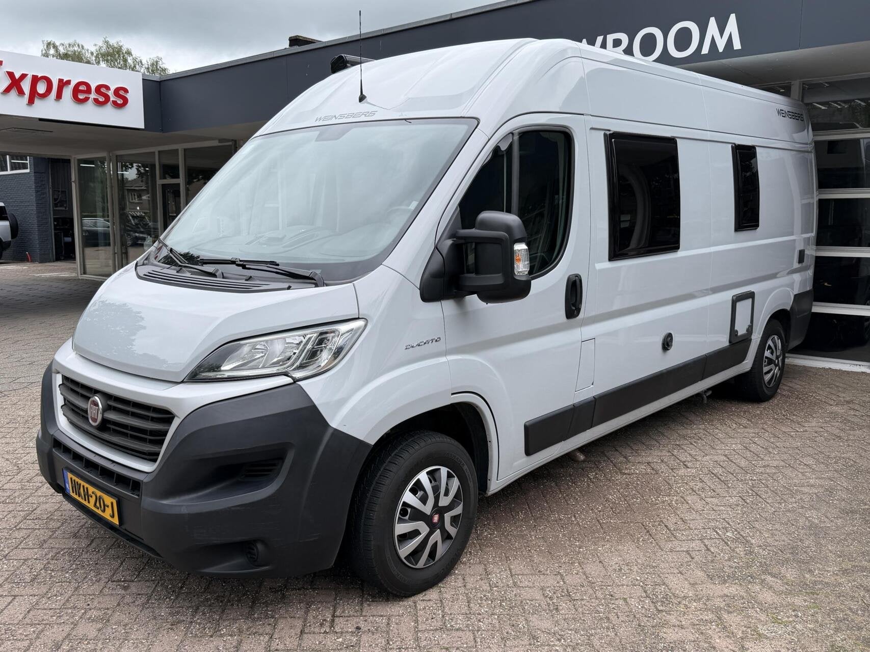 Fiat Weinsberg buscamper 4 pers. Keuken, Wc, Parkeersensoren, Caravans en Kamperen, 6 tot 7 meter, Bedrijf, Elektrische ramen