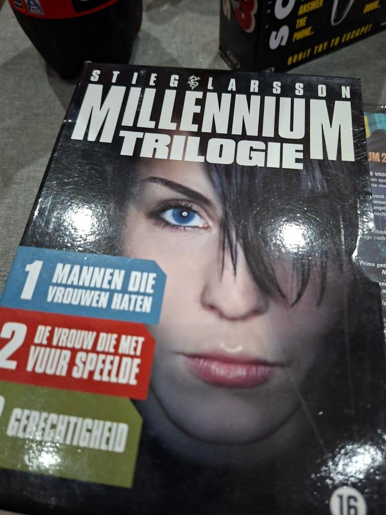 M8llenium trilogy, Cd's en Dvd's, Dvd's | Tv en Series, Alle leeftijden, Verzenden, Nieuw in verpakking, Komedie