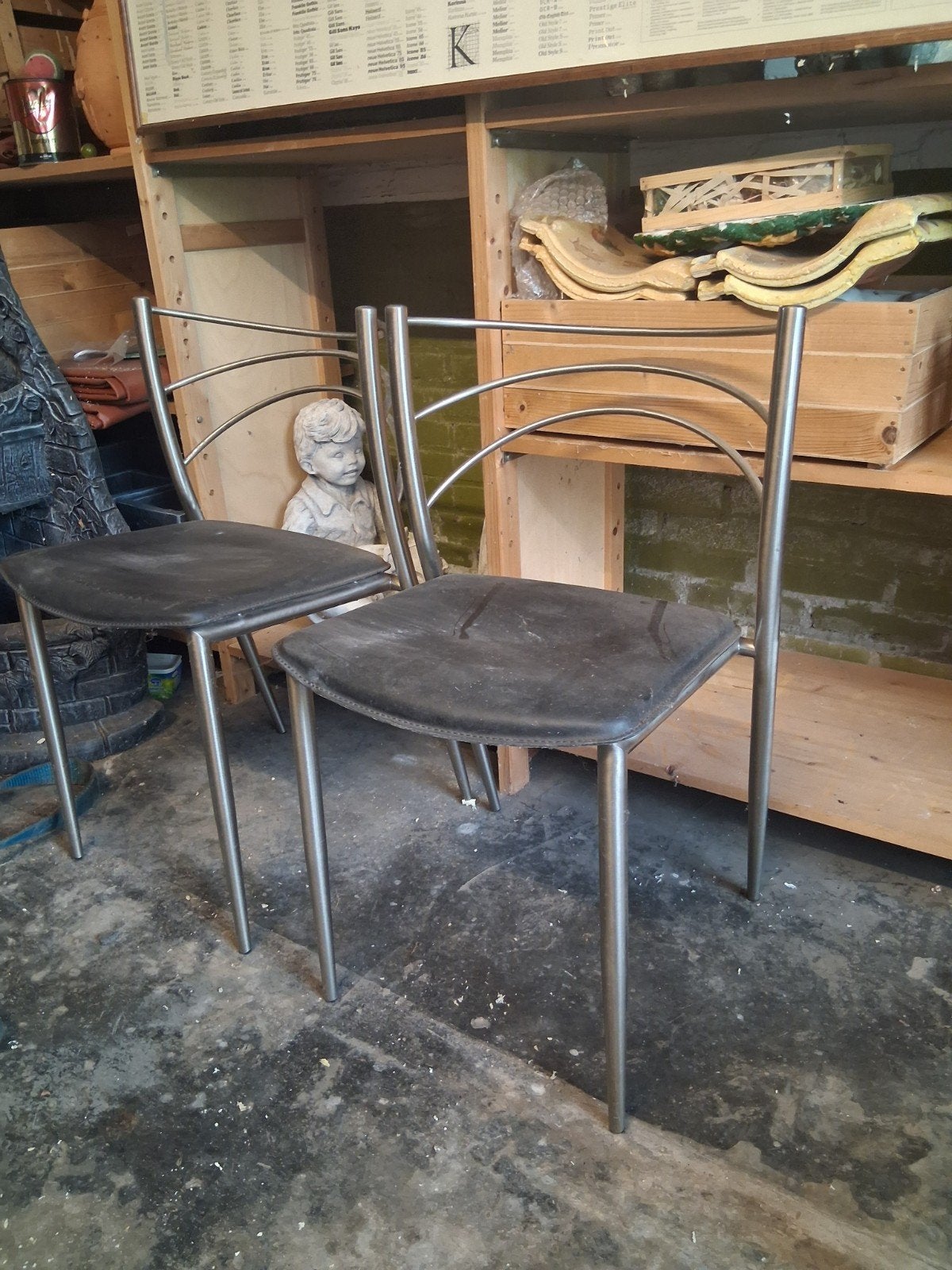 Twee sierstoeltjes je kan er gewoon op zitten, Huis en Inrichting, Ophalen, Eén