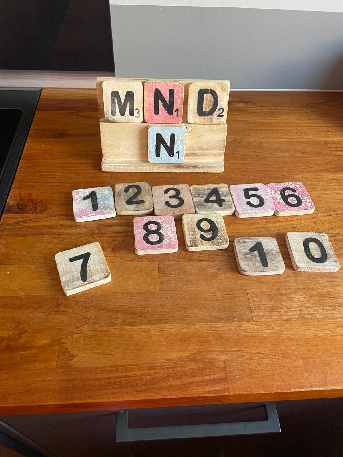 Letterplankje met cijfers, Ophalen, Maandkalender, Zo goed als nieuw