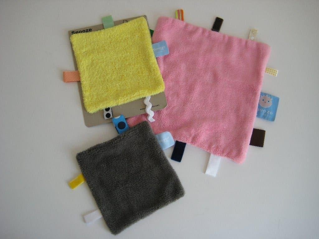 3 Snoozebaby knuffeldoekjes sensorische labeldoekjes NIEUW, Kinderen en Baby's, Speelgoed | Knuffels en Pluche, Overige merken