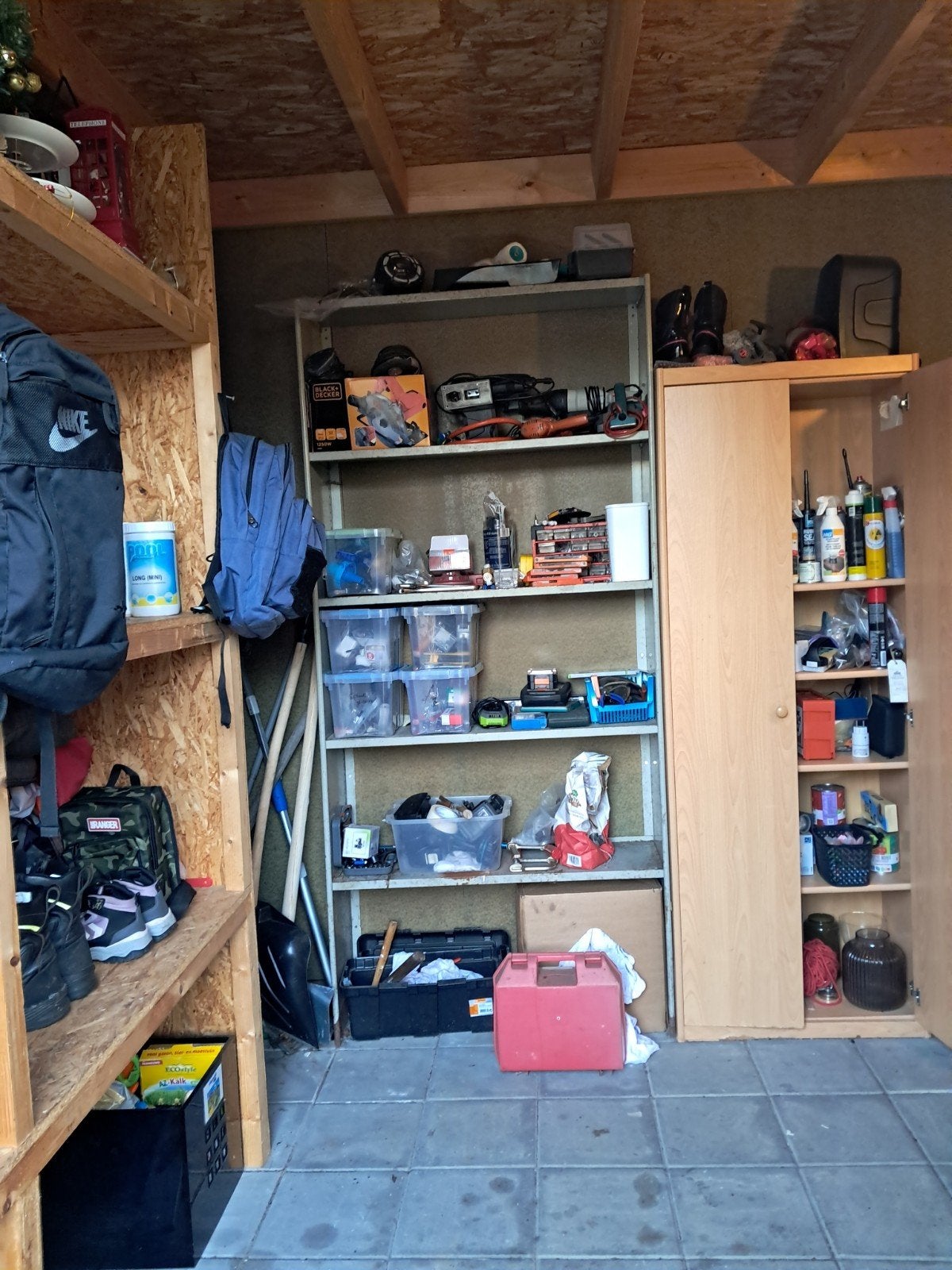 Stellingkast ijzer, Ophalen