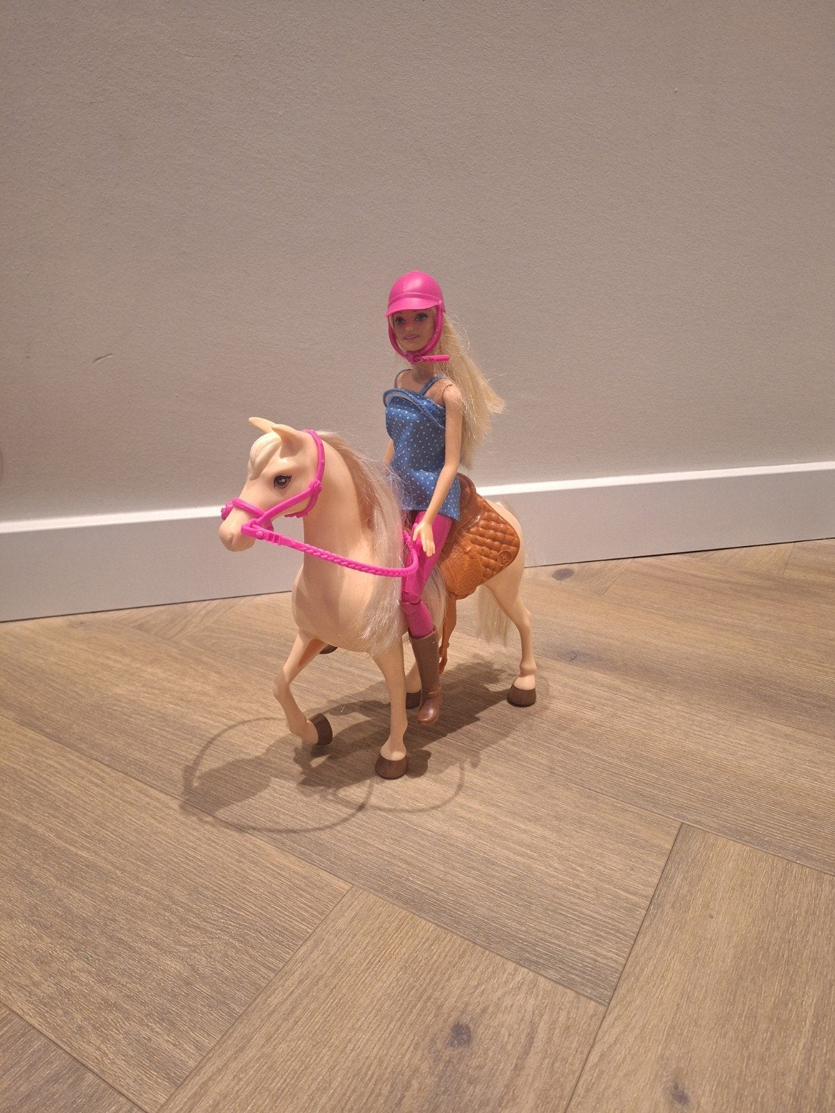 Mattel Barbie met paard en accessoires, Ophalen of Verzenden, Zo goed als nieuw, Barbie
