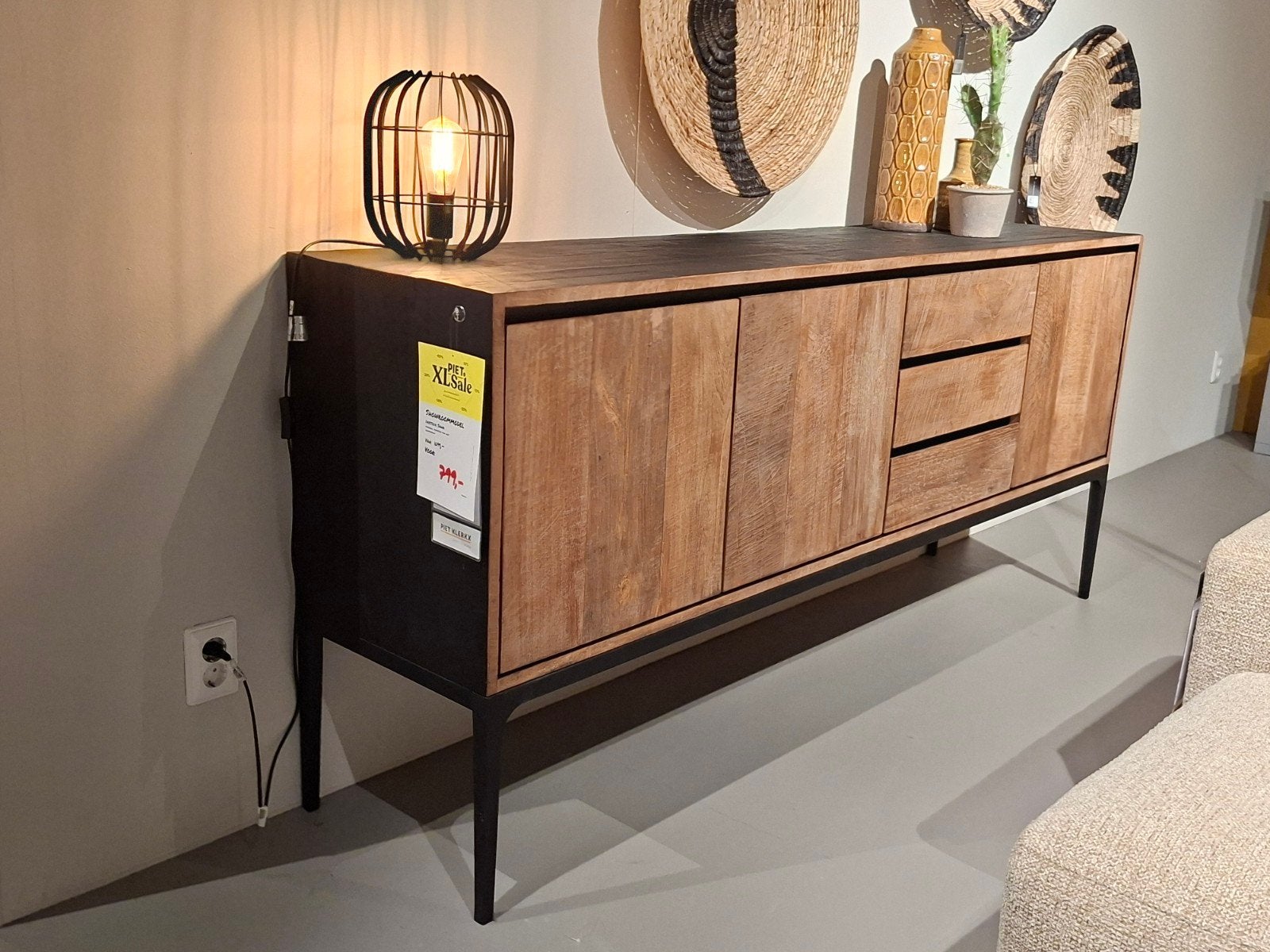 Showroommodel Dressoir sawa teakhout, Ophalen, Teakhout, Nieuw, 200 cm of meer
