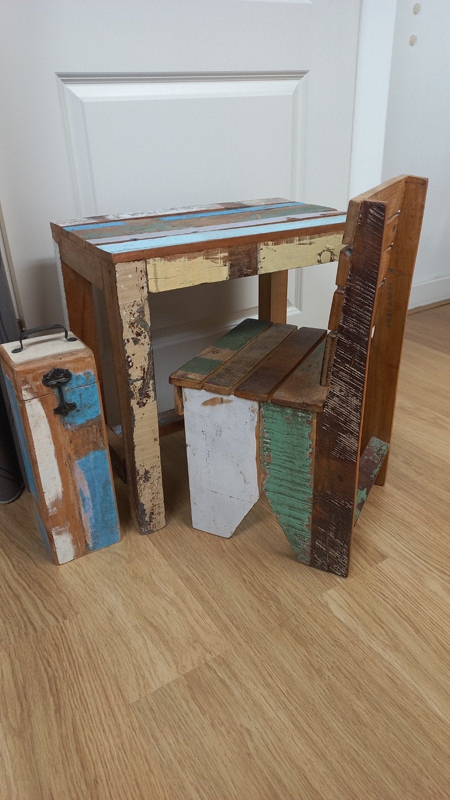 Decoratief vintage tafeltje, stoeltje en wijnkistje, Ophalen, Gebruikt