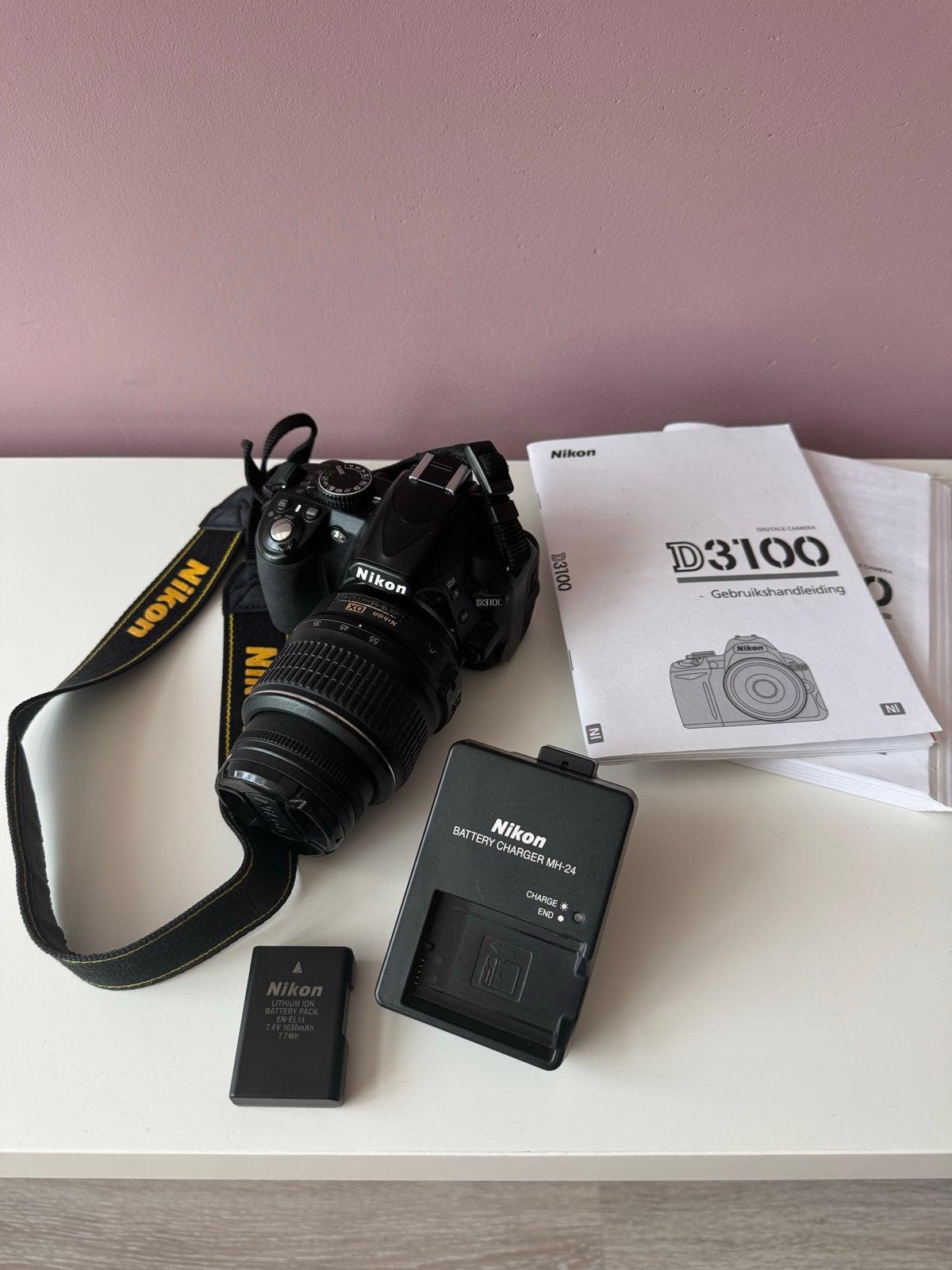 Nikon D3100 Spiegelreflexcamera met AF-S DX NIKKOR 18-55mm l, Ophalen, Spiegelreflex, Beeldstabilisatie, Zo goed als nieuw