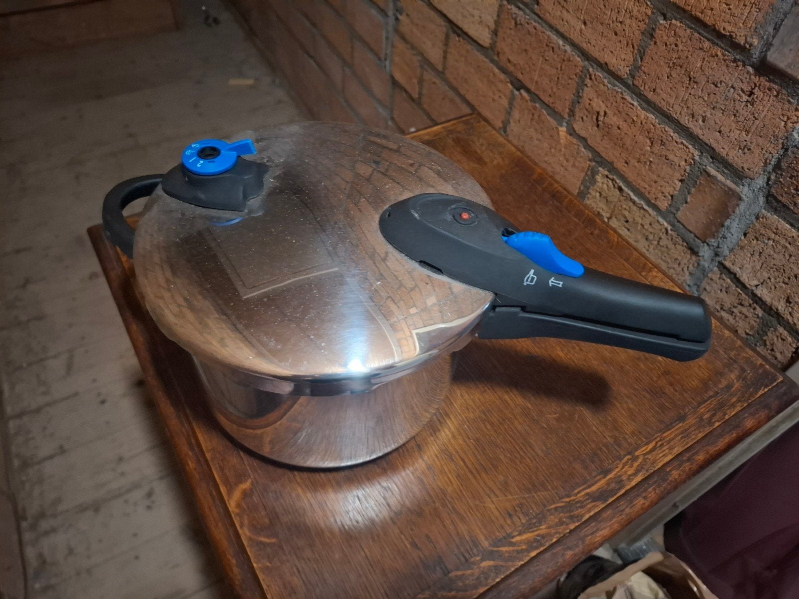BK Snelkookpan 6 Liter RVS - Geschikt voor Inductie, Kookpan of Snelkookpan, Gebruikt, Ophalen of Verzenden, Rvs