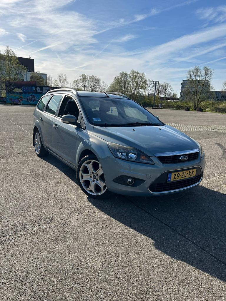 Ford Focus 2.0 Titanium, Auto's, 145 pk, Zwart, 4 cilinders, Blauw
