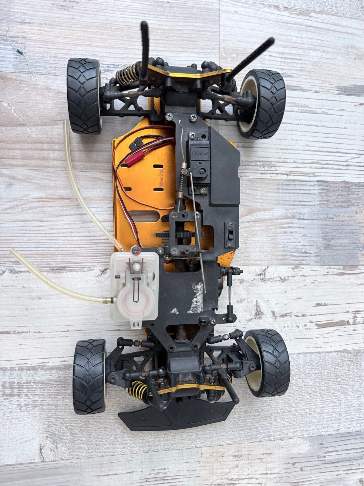 1:10 Nitro Chassis Gouden Aluminium Servo's, Gebruikt, Ophalen of Verzenden, Schaal 1:10, Onderdeel