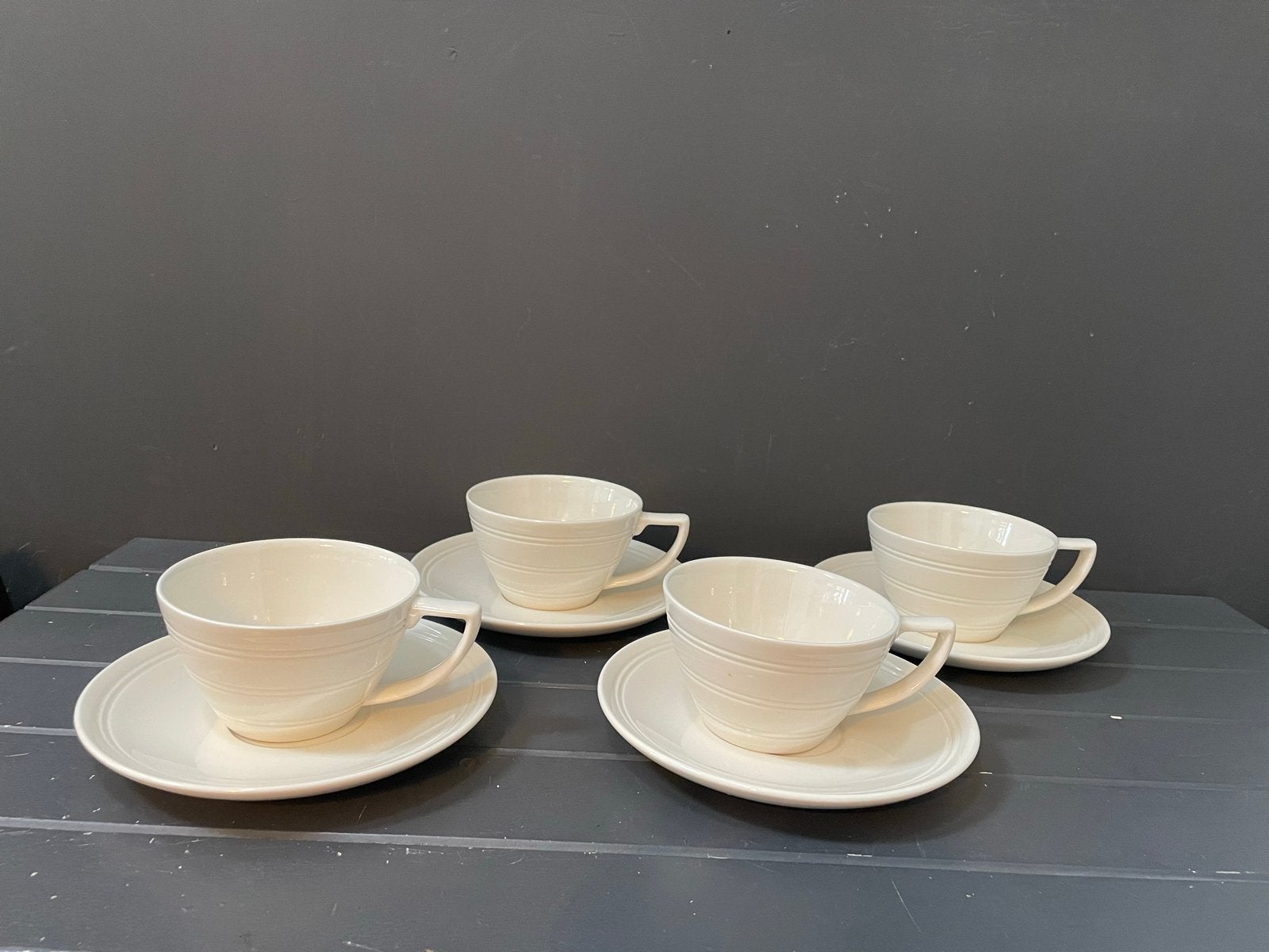 4 Wedgwood Jasper Conran kop en schotel, Klassiek, Ophalen of Verzenden, Zo goed als nieuw, Kop(pen) en/of Schotel(s)