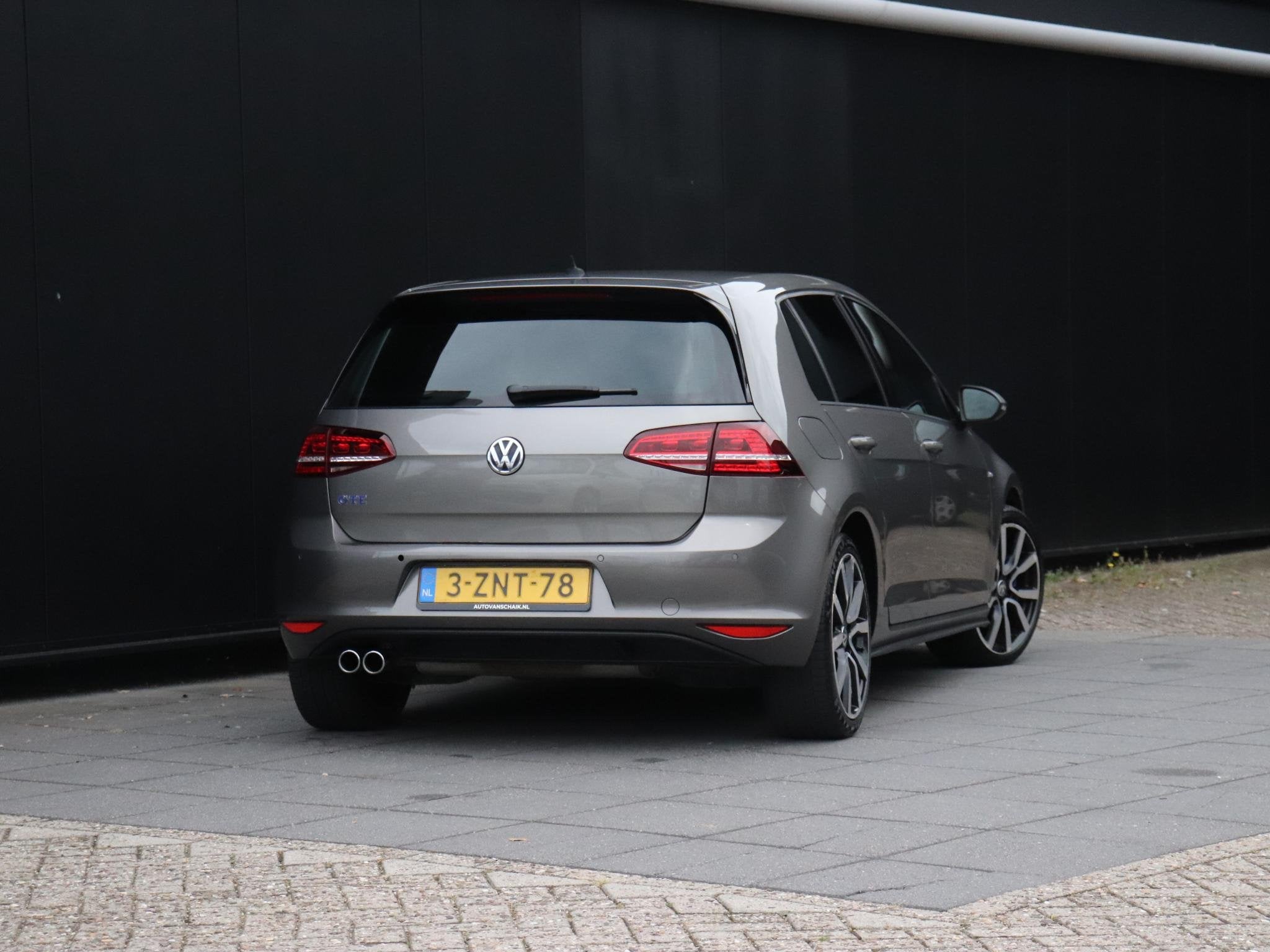 Volkswagen Golf 1.4 TSI GTE | DSG | PDC | TREKHAAK | CRUISE, Auto's, Stof, Gebruikt, 4 cilinders, 1499 kg