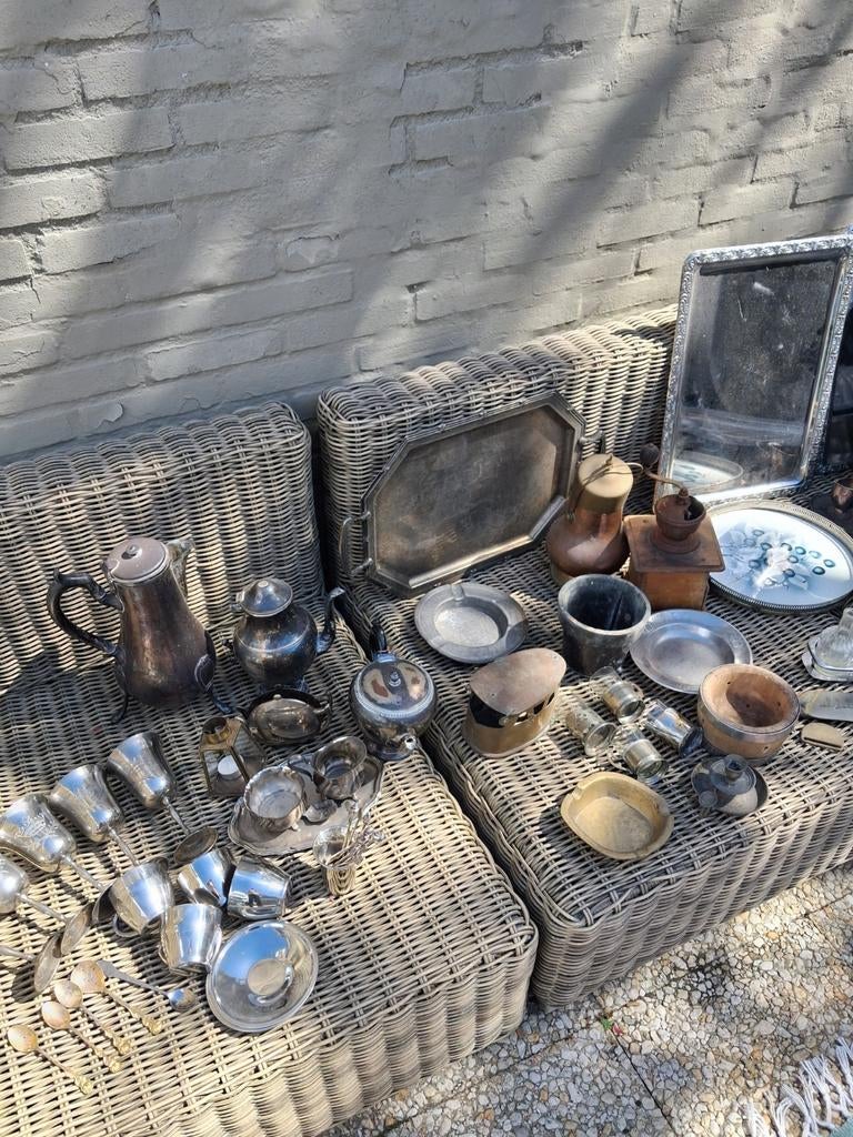 Diverse verzameling van antieke en vintage items, Ophalen