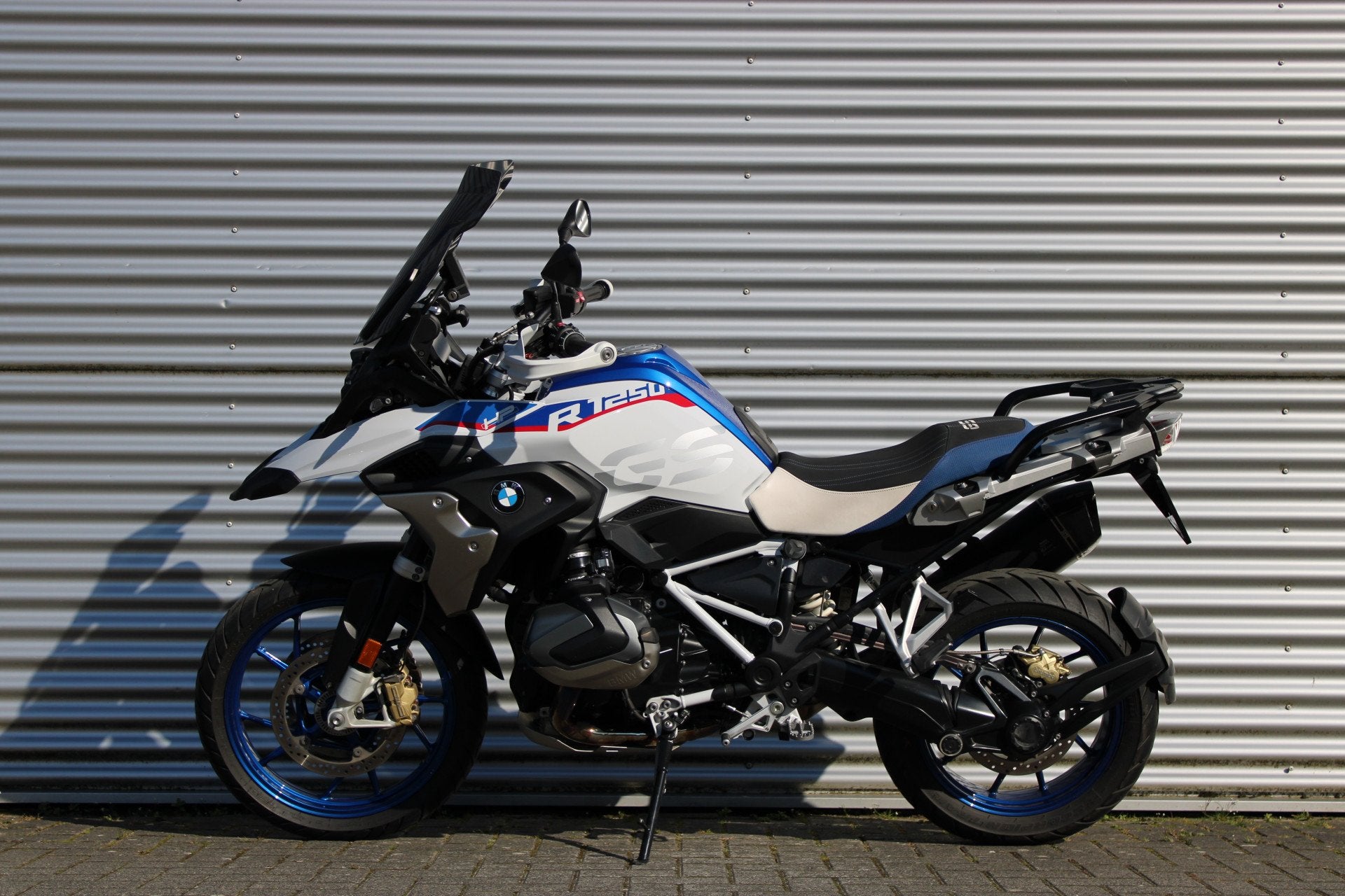 BMW R 1250 GS |1ste eigenaar |Akrapovic (bj 2019), Motoren, Verkoop.motorrad@oostland-enschede.nl, 1254 cc, Handvatverwarming