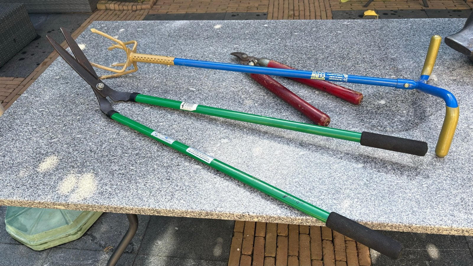 Tuin gereedschap set: heggenschaar, onkruidsteker, snoeischa, Ophalen, Zo goed als nieuw, Onkruidsteker