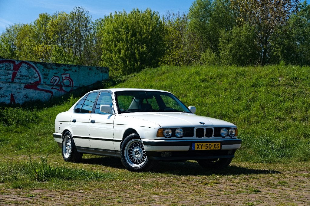 BMW 5-Serie 2.5 I 525 U9 1990 Wit, Auto's, BMW, 2494 cc, Cruise Control, Wit, Origineel Nederlands