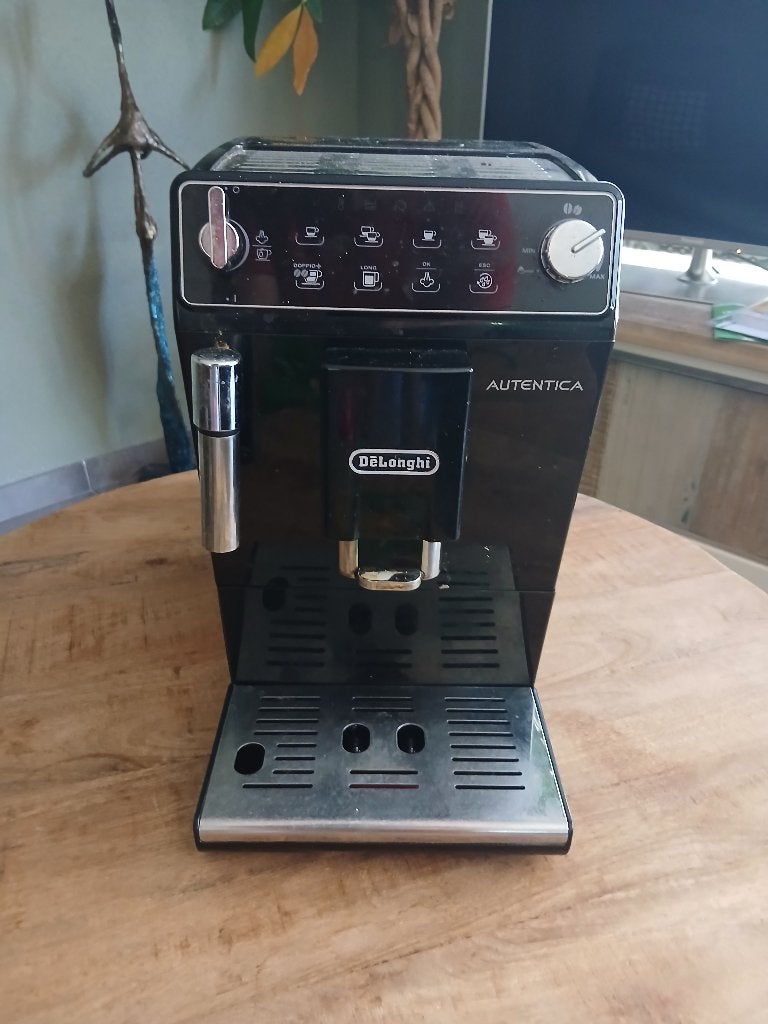 Delonghi autentica koffiezetapparaat, Gebruikt, Koffiemachine, 4 tot 10 kopjes, Afneembaar waterreservoir