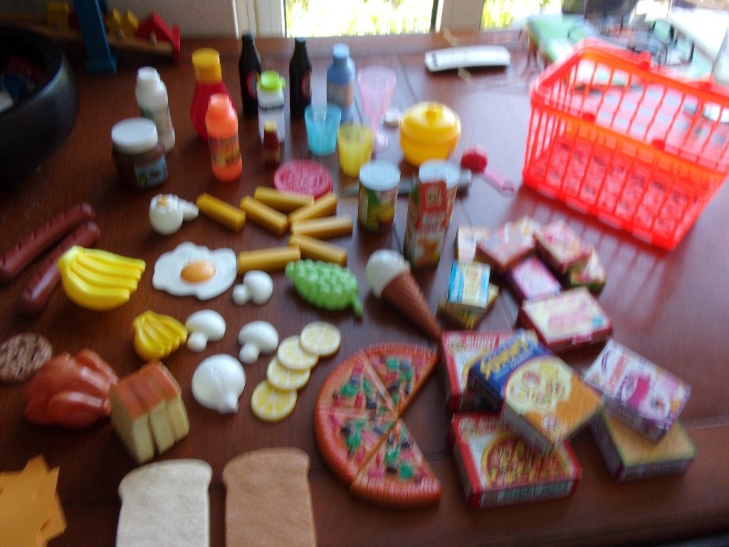 75 KEUKENSPULLETJES + mandje + boodschapjes + Kassa, Ophalen of Verzenden, Gebruikt, Kunststof, Speelkeuken-accessoire