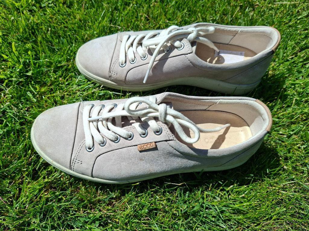 Mooie crème kleurige Ecco schoenen maat 39, Ecco, Beige, Ophalen of Verzenden, Sneakers of Gympen