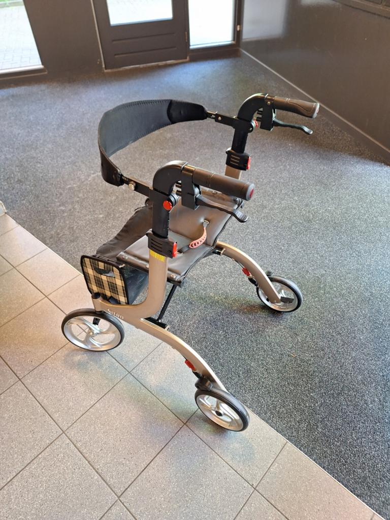 Foto 4 van Rollator lichtgewicht drive/nitro lees beschrijving NWST