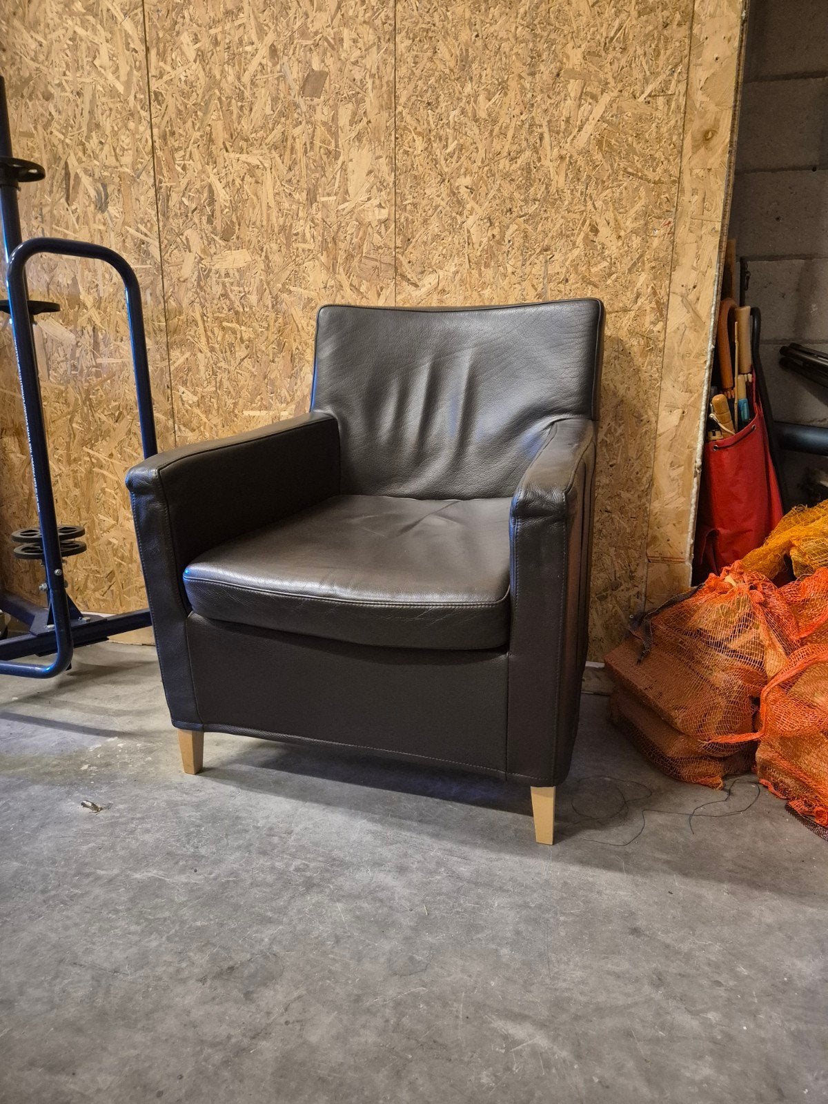 Lederen fauteuil in goede staat, Huis en Inrichting, Fauteuils, Ophalen, Zo goed als nieuw, Leer
