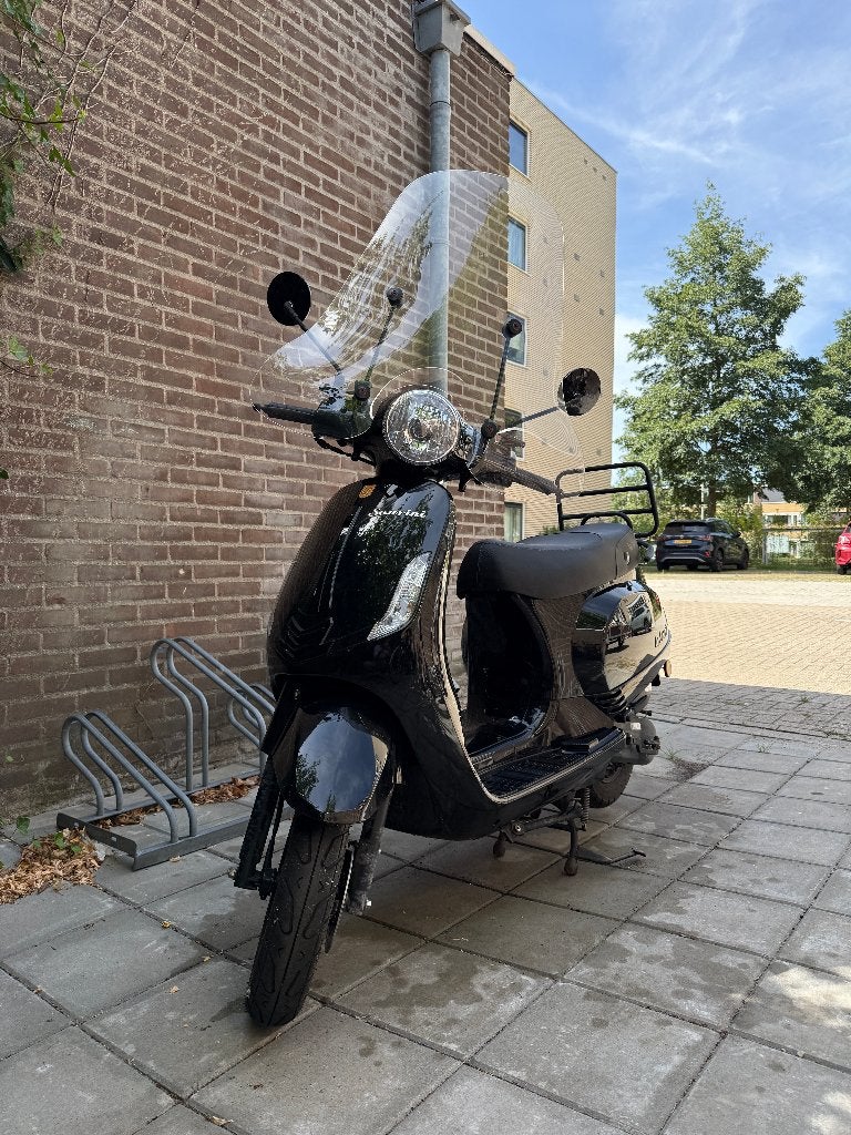 La Souris Sourini – 2022 – 2300 km – 45 km/u – windscherm, Fietsen en Brommers, Ophalen, Gebruikt, Maximaal 45 km/u, 50 cc