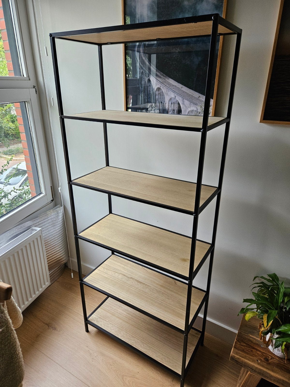 Kast / boekenkast industrieel zwart frame en houten planken, Met plank(en), Modern, Industrieel, 50 tot 100 cm, Zo goed als nieuw