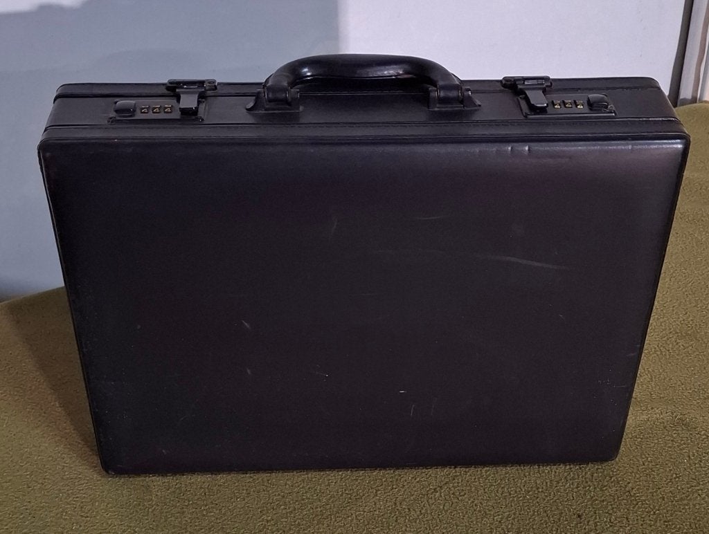 Zwart leren attache koffer met cijferslot, Gebruikt, Slot, Ophalen of Verzenden, Minder dan 50 cm