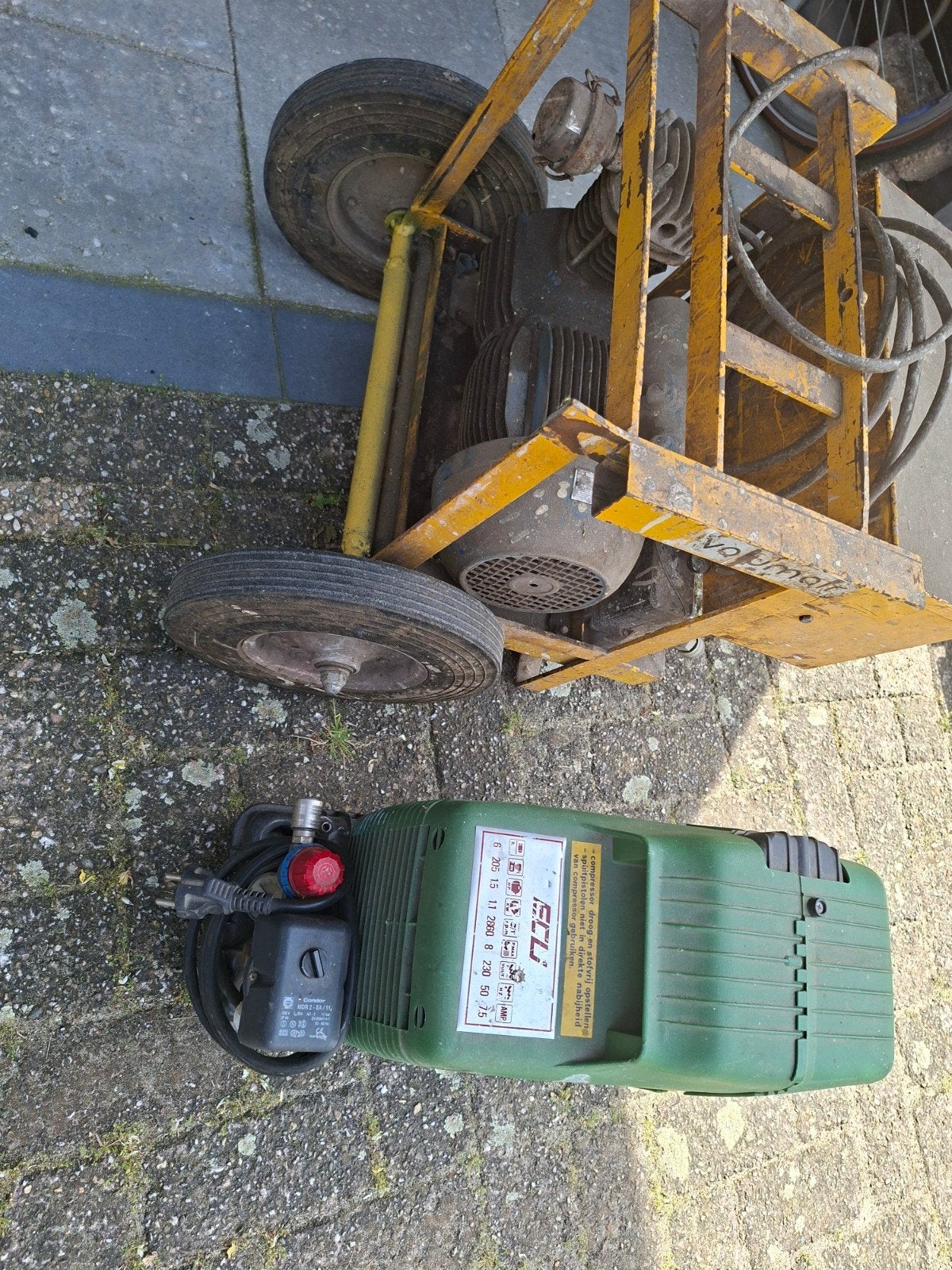 2 compressors, Tuin en Terras, Ophalen of Verzenden, Ongediertebestrijding