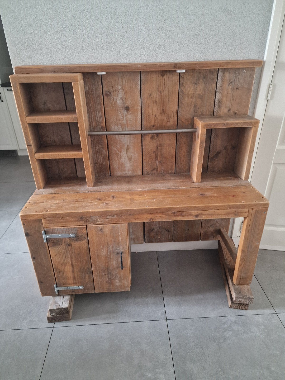 Steigerhouten kinderbureau met verlichting, Kinderen en Baby's, Kinderkamer | Tafels en Stoelen, Ophalen, Gebruikt, Tafel(s)