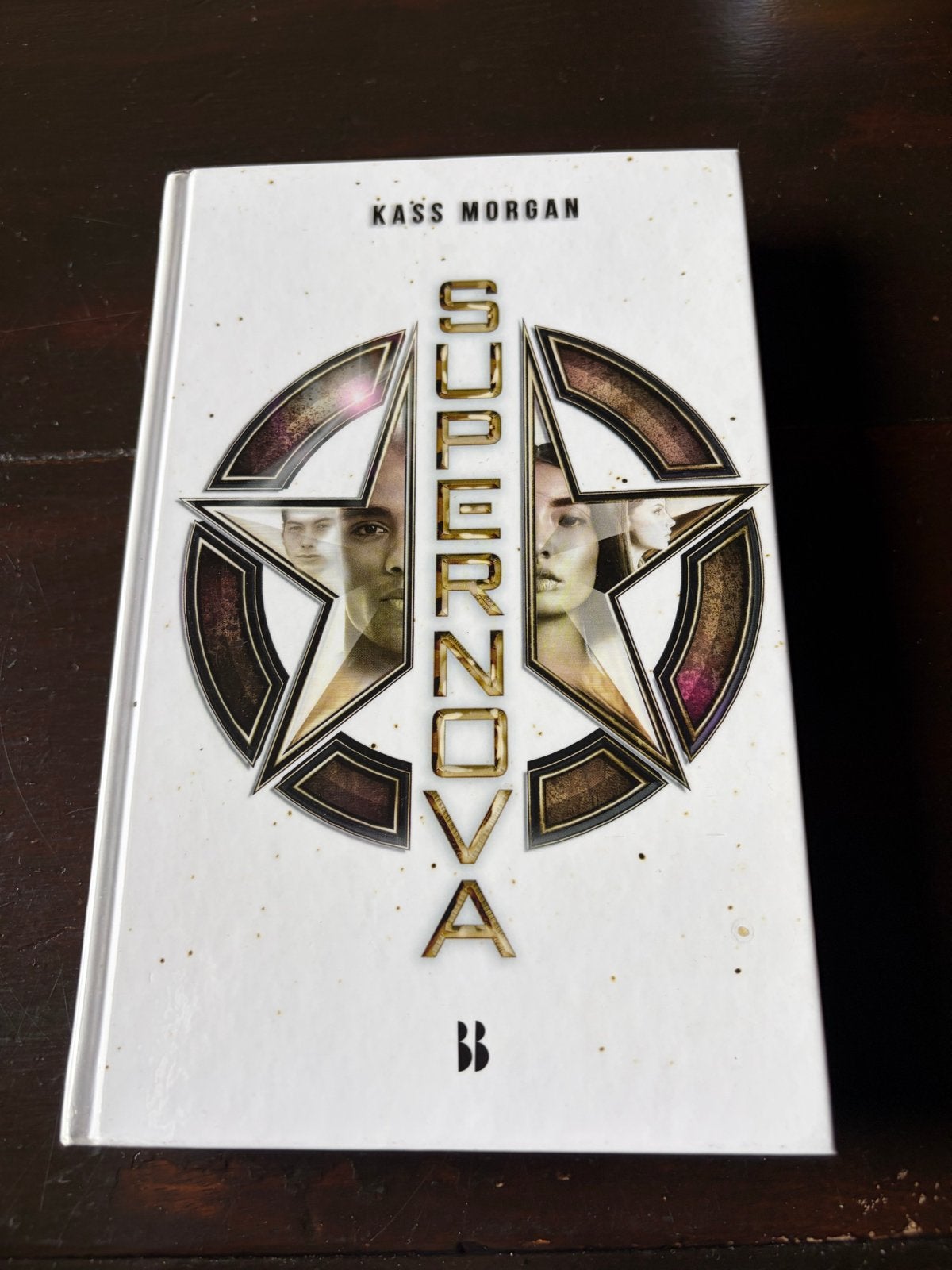 Kass Morgan - Supernova, Boeken, Ophalen of Verzenden, Gelezen, Kass Morgan