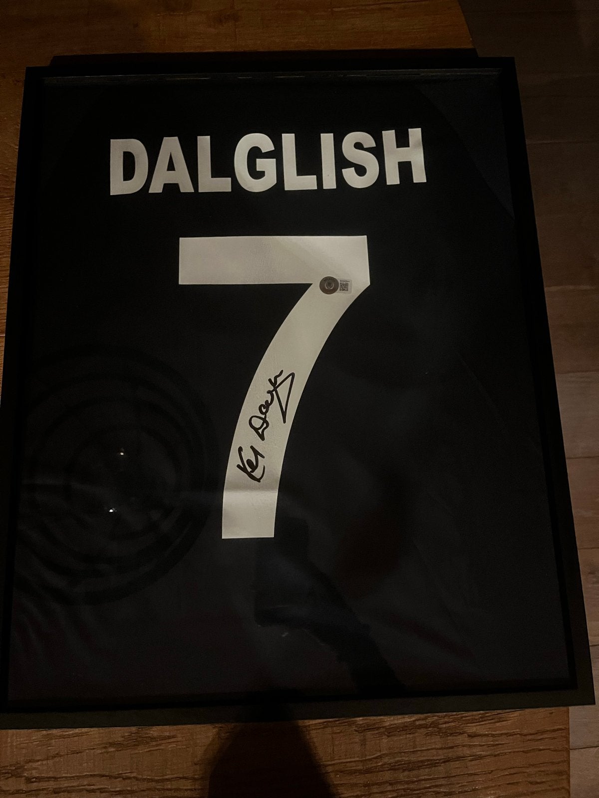 Ingelijst gesigneerd Dalglish shirt, Ophalen of Verzenden, Zo goed als nieuw, Buitenlandse clubs, Overige typen