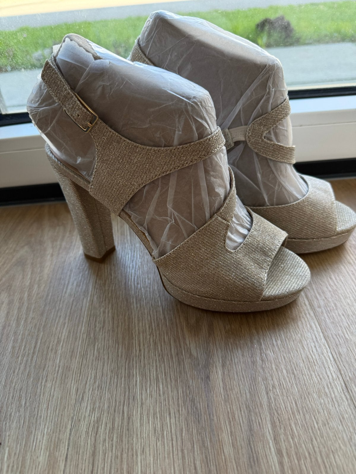Gouden glitter hakken - Maat 37, Ophalen of Verzenden, Zo goed als nieuw, Overige kleuren, Pumps