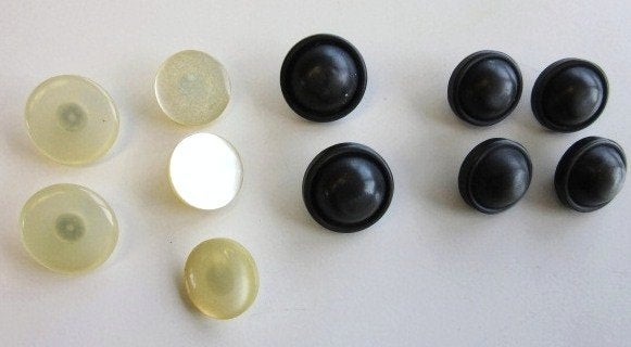 11 oude knopen, Hobby en Vrije tijd, Naaien en Fournituren, Ophalen of Verzenden, Knoop of Knopen