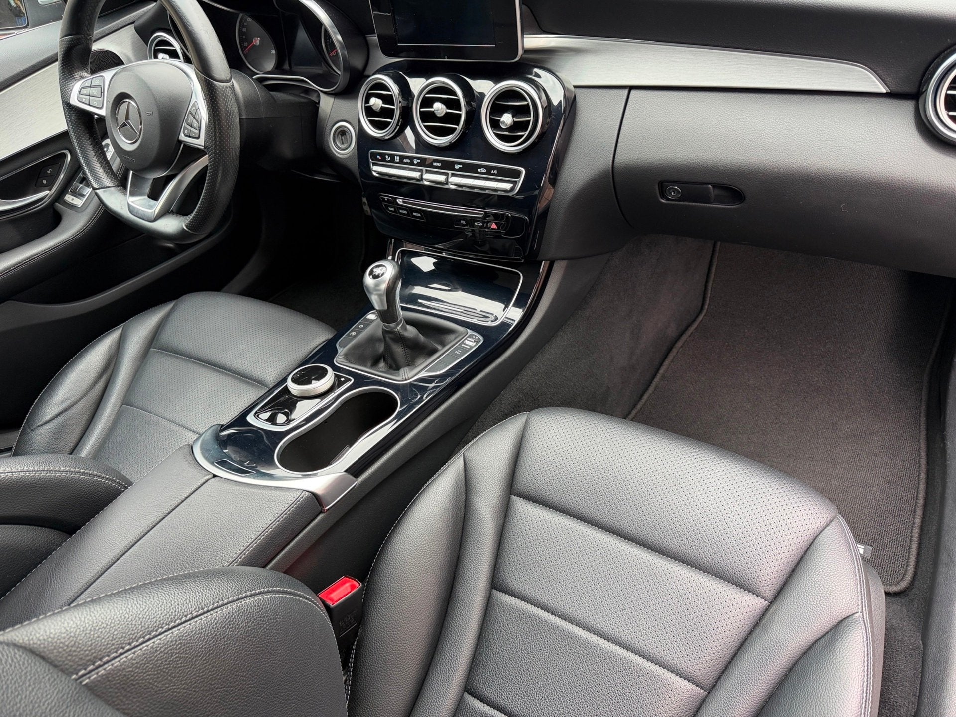 Mercedes-Benz C-klasse 180 AMG Sport Edition PANODAK|LEDER|O, Auto's, Dealer onderhouden, Achterwielaandrijving, Gebruikt, Met garantie (alle)