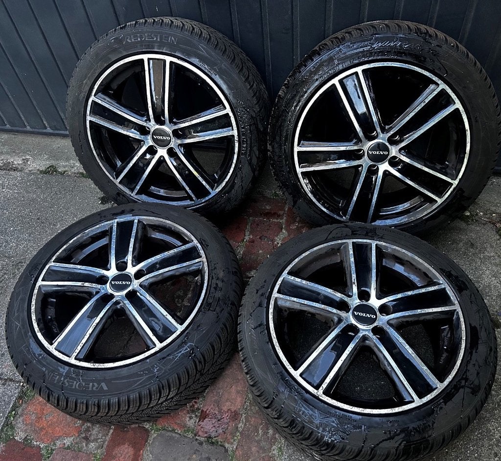 Volvo V40 17 inch winterset – Vredestein Wintrac Pro+, Auto-onderdelen, Ophalen, Gebruikt, Banden en Velgen, 17 inch
