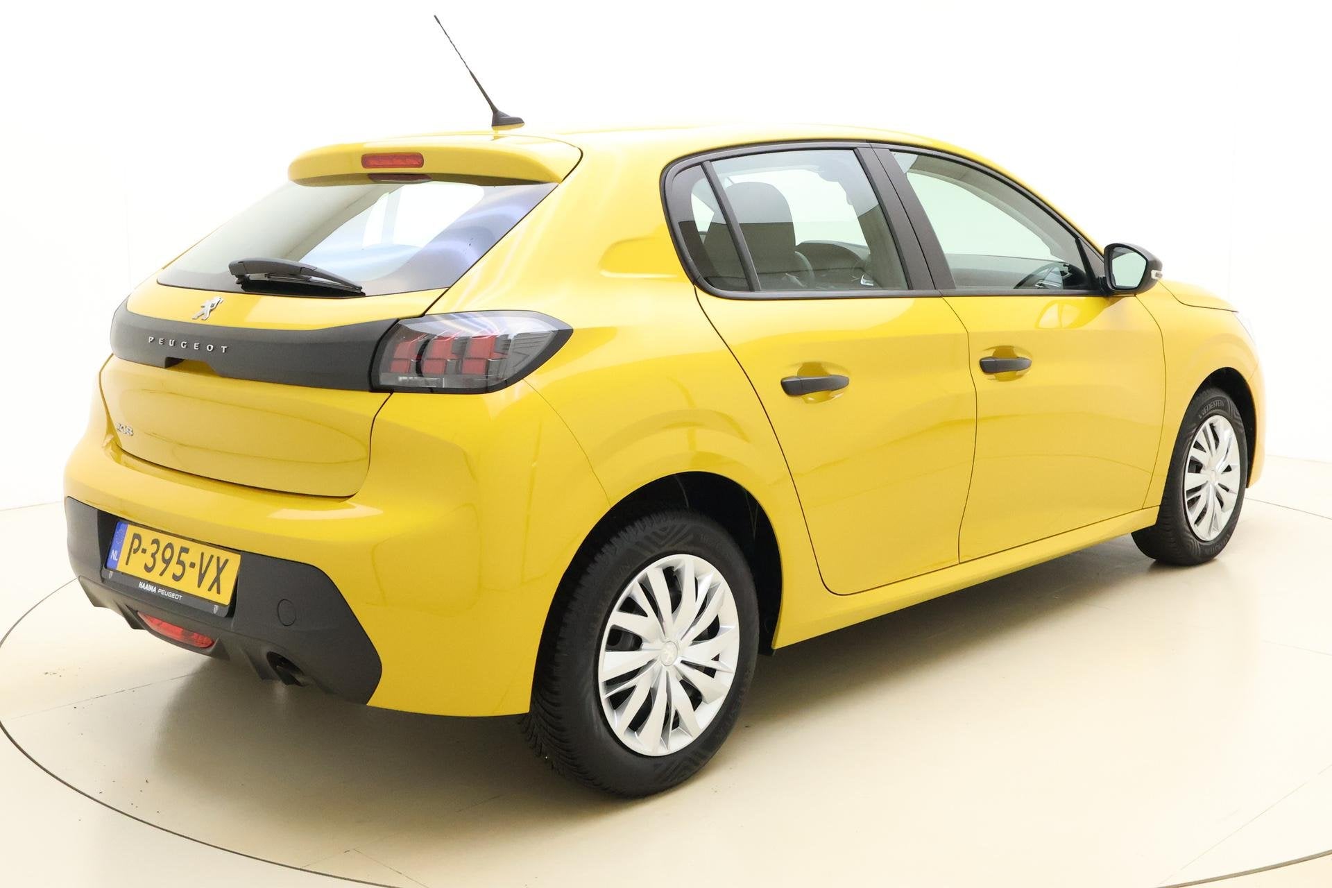 Peugeot 208 1.2 PureTech 75pk Like | Airco | Bluetooth | Cru, Auto's, Stof, Euro 6, 1199 cc, Bedrijf
