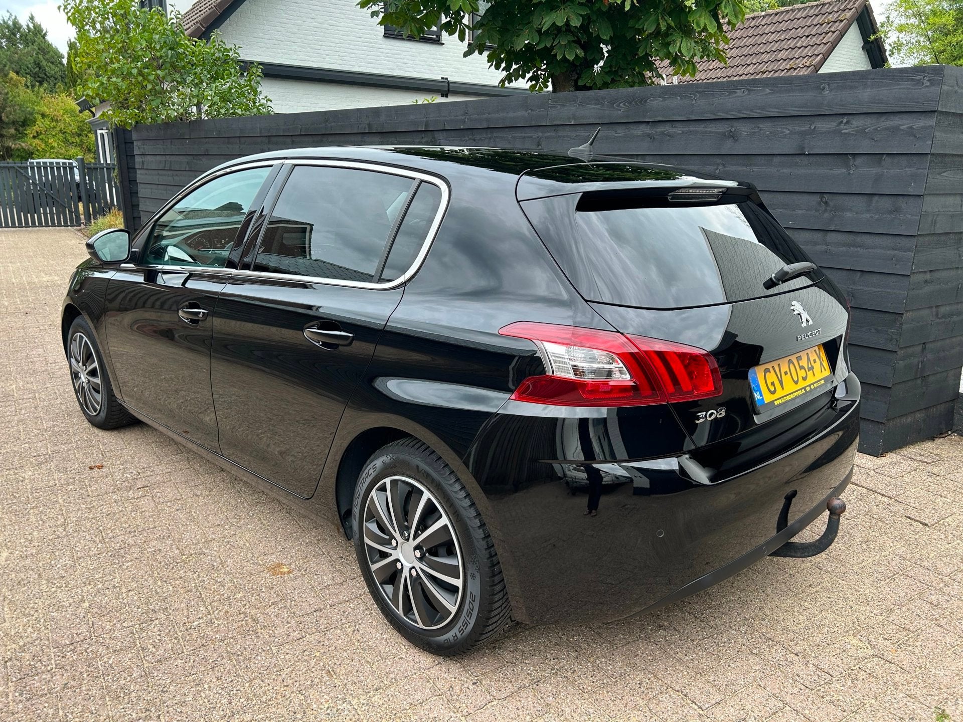 Peugeot 308 1.2 PureTech Allure Automaat, Glazen dak, Navi,, Auto's, Stof, Gebruikt, 1199 cc, 610 kg