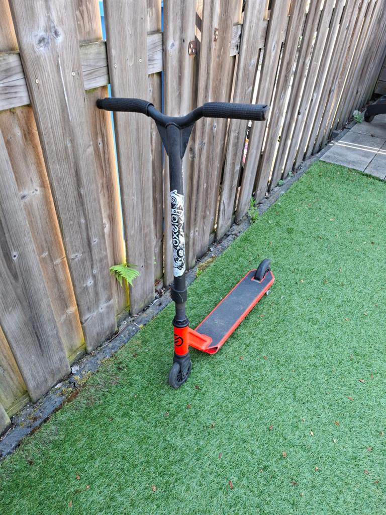 Stuntstep Oxelo MF One - Rood/Zwart, Fietsen en Brommers, Steps, Ophalen, Gebruikt, Gewone step, Oxelo