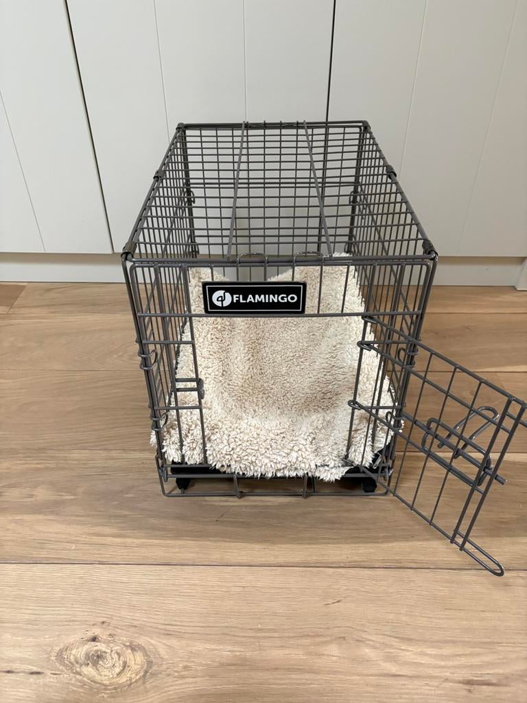 Flamingo Hondenbench Ebo Taupe met Beeztees Benchmat beige, Ophalen, Zo goed als nieuw