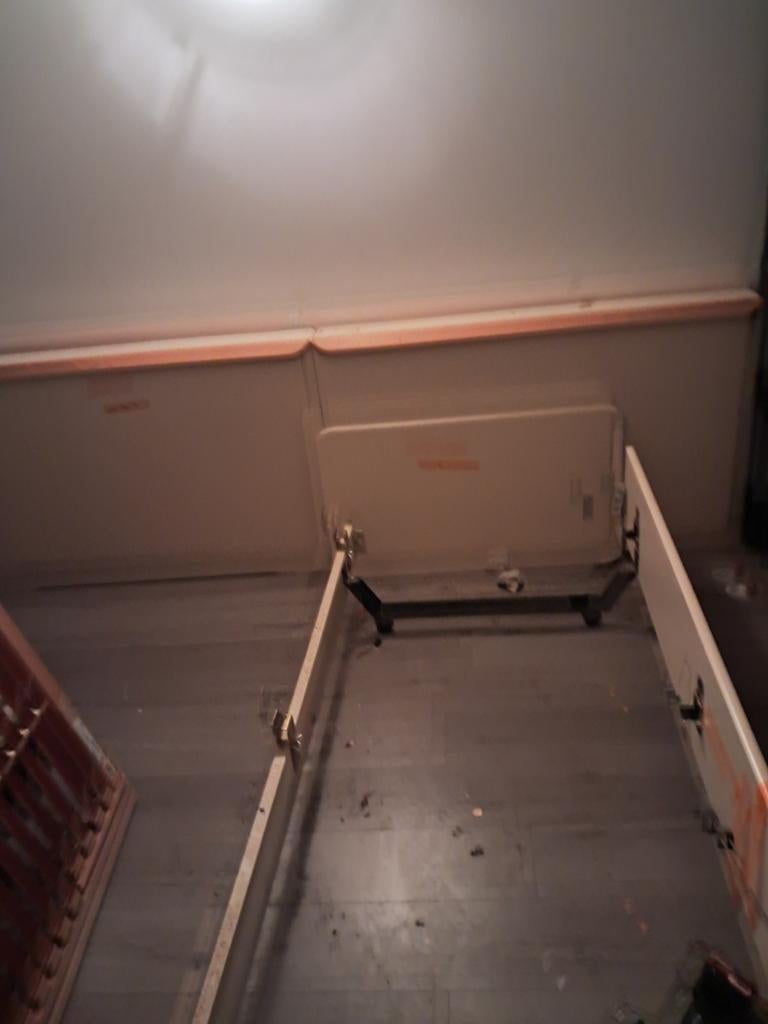 Gatis zwee persons bett zwee ker 90cm electrich laden boden., 90 cm, Eenpersoons, Ophalen of Verzenden, Hout