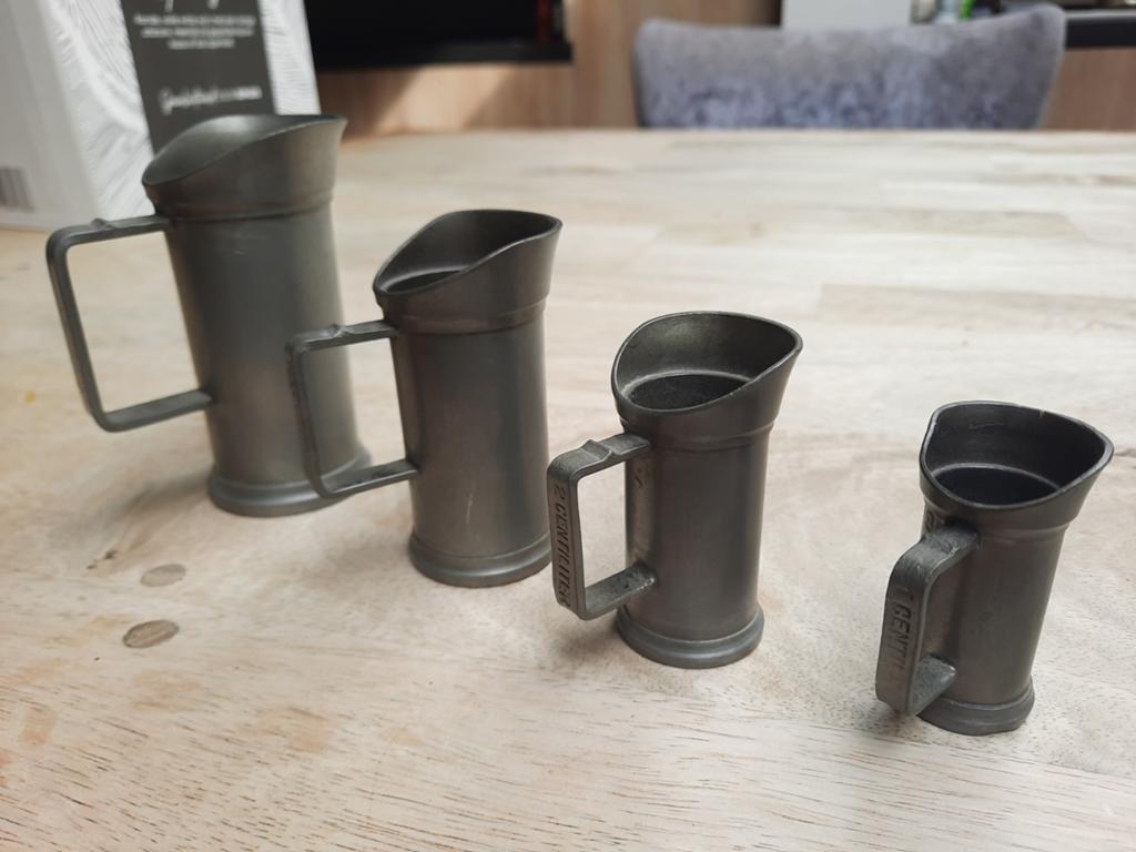 Set van 4 antieke tinnen maatbekers, 90% tin, Antiek en Kunst, Antiek | Tin, Ophalen of Verzenden