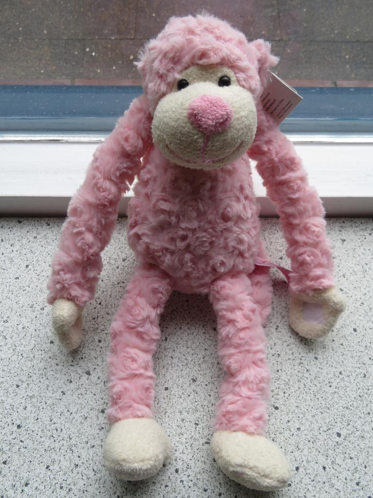 Licht roze velours aap merk Funnies meet ca 34 cm, Ophalen of Verzenden, Middelgroot (20 tot 80 cm), Roze, Aap