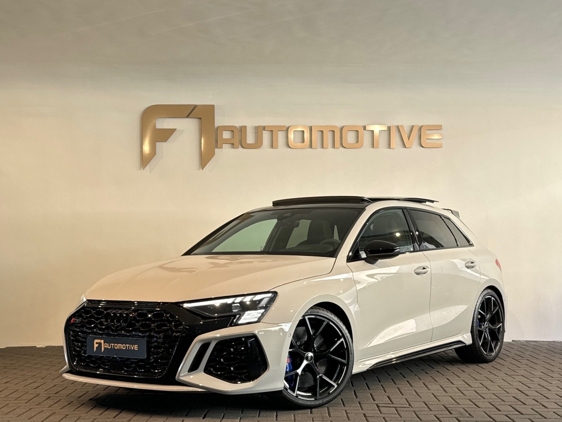 Audi RS3 Sportback 2.5 TFSI quattro Pano|Ceramic|HuD|B&O|VOL, Auto's, Audi, Automaat, Gebruikt, RS3, Vierwielaandrijving