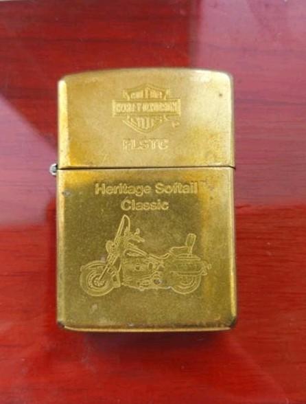 Zippo FLSTC Herritage Softail Classic Harley Davidson, Verzamelen, Ophalen of Verzenden, Gebruikt, Aansteker
