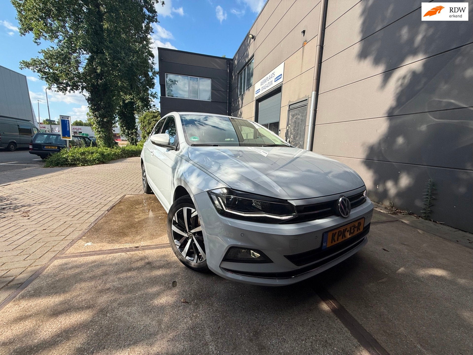 Volkswagen POLO 1.0 TSI Beats Automaat/Achter camera/Keyless, Auto diversen, Schadeauto's, Automaat, Volkswagen, Zilver of Grijs