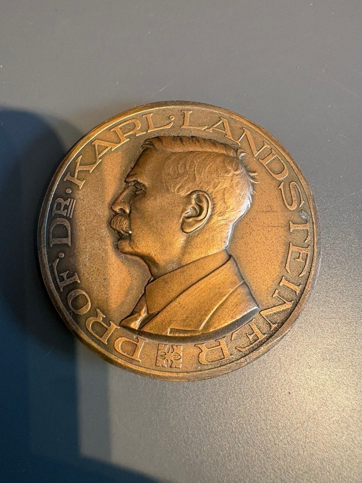 Karl Landsteiner penning Nederlandse Kruis Bloedtransfusie, Postzegels en Munten, Verzenden, Brons