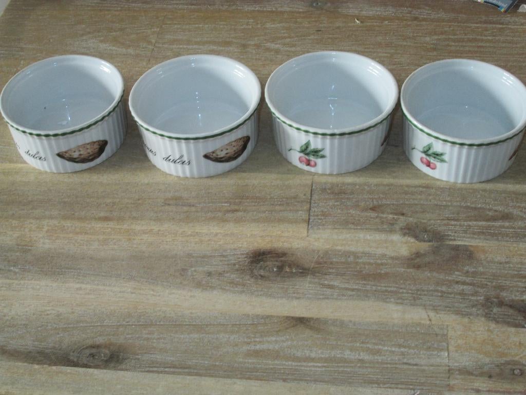 apilco France Elysian Garden 4 schaaltjes, Nieuw, Ophalen of Verzenden, Bord(en), Wedgwood
